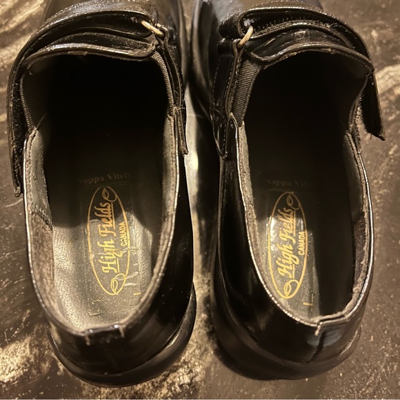 Brand new velcro close flat comfy shoes - Picture 3 of 6